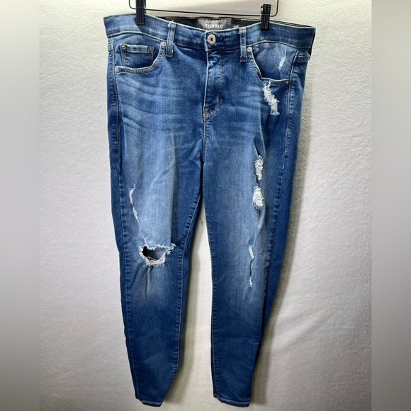 Torrid Sky High Skinny Jeans Womens 16 Plus Size Stretch Distressed Denim 2103 - Picture 1 of 9